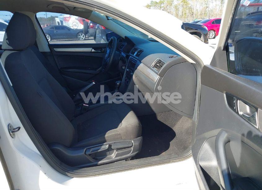 Photo 5 of 2014 Volkswagen Passat 1.8T S (VIN 1VWAT7A36EC103388)