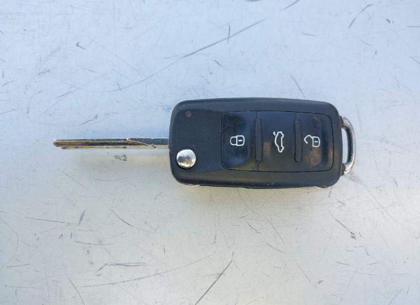 Photo 11 of 2015 Volkswagen Passat 1.8T WOLFSBURG EDITION (VIN 1VWAT7A36FC012235)