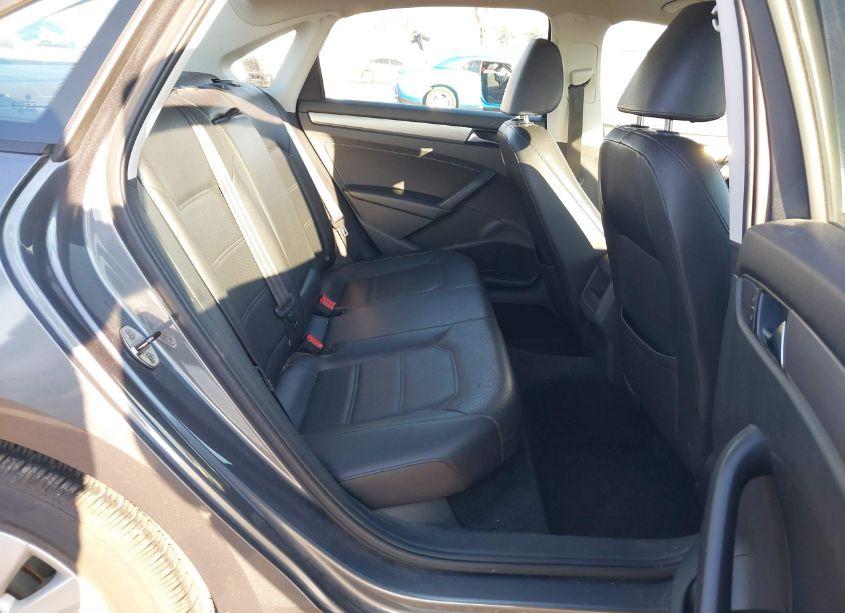 Photo 8 of 2015 Volkswagen Passat 1.8T WOLFSBURG EDITION (VIN 1VWAT7A36FC012235)