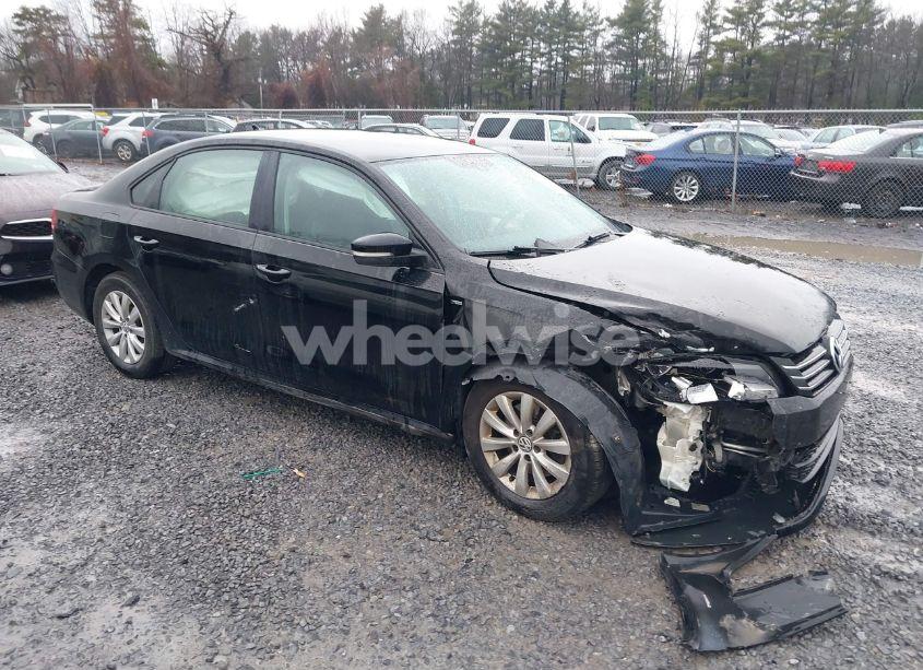 2015 Volkswagen Passat 1.8T WOLFSBURG EDITION (VIN 1VWAT7A36FC038382) main photo