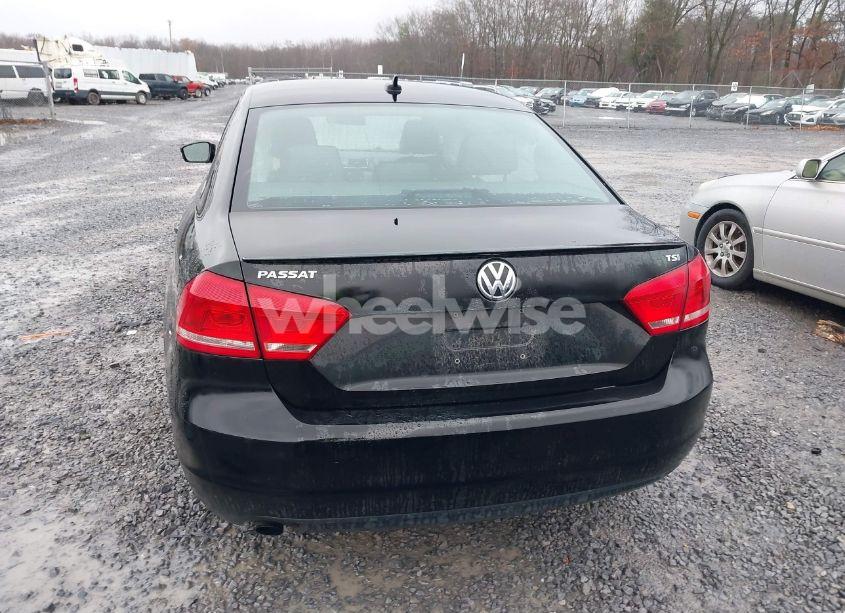 Photo 15 of 2015 Volkswagen Passat 1.8T WOLFSBURG EDITION (VIN 1VWAT7A36FC038382)