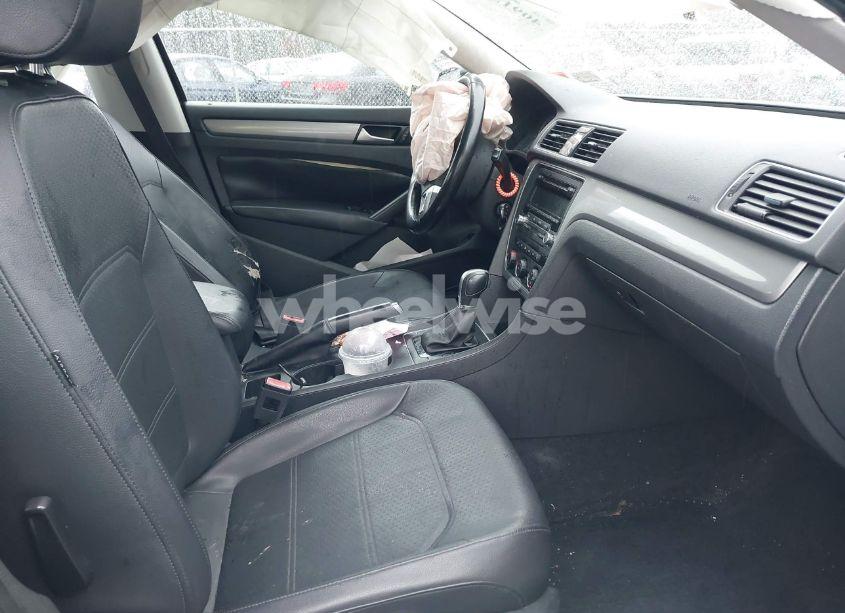 Photo 5 of 2015 Volkswagen Passat 1.8T WOLFSBURG EDITION (VIN 1VWAT7A36FC038382)