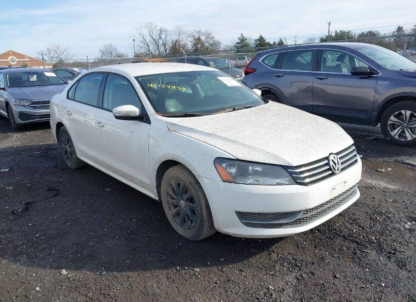 2015 Volkswagen Passat 1.8T WOLFSBURG EDITION (VIN 1VWAT7A36FC054887) main photo