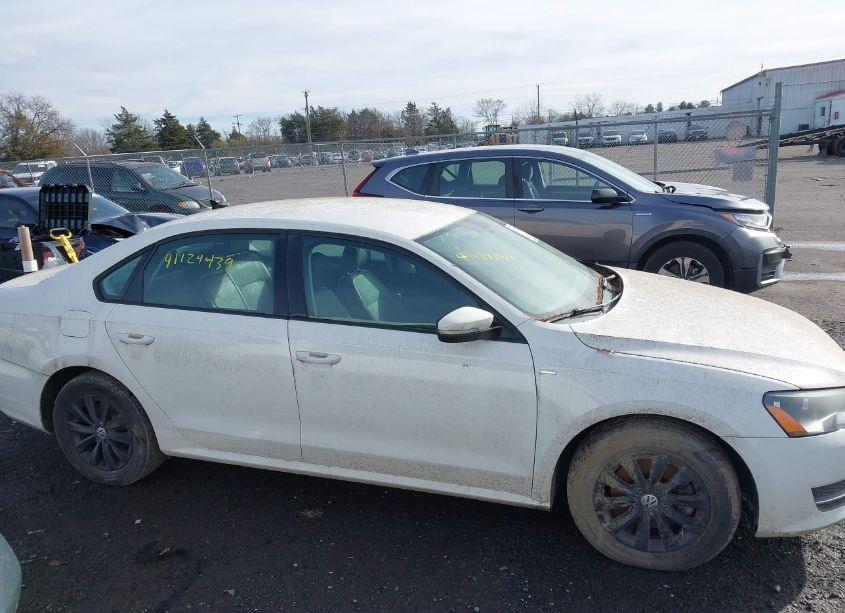 Photo 13 of 2015 Volkswagen Passat 1.8T WOLFSBURG EDITION (VIN 1VWAT7A36FC054887)
