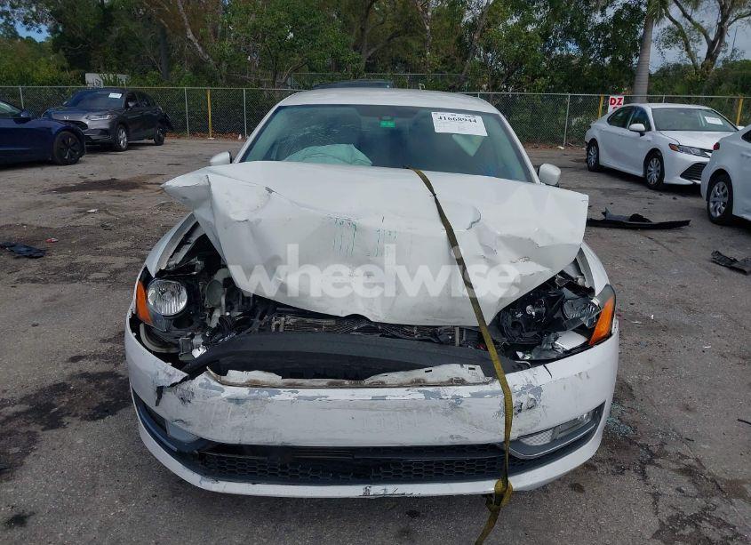 Photo 12 of 2015 Volkswagen Passat 1.8T LIMITED EDITION (VIN 1VWAT7A36FC081720)