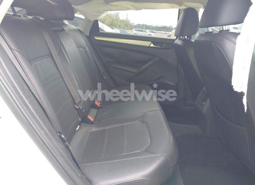 Photo 8 of 2015 Volkswagen Passat 1.8T LIMITED EDITION (VIN 1VWAT7A36FC081720)