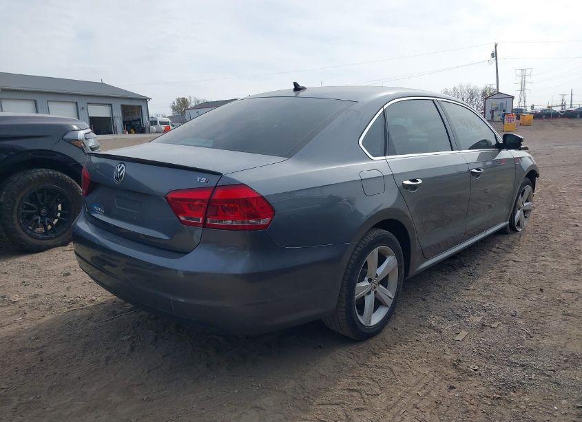 Photo 4 of 2015 Volkswagen Passat 1.8T LIMITED EDITION (VIN 1VWAT7A36FC121276)