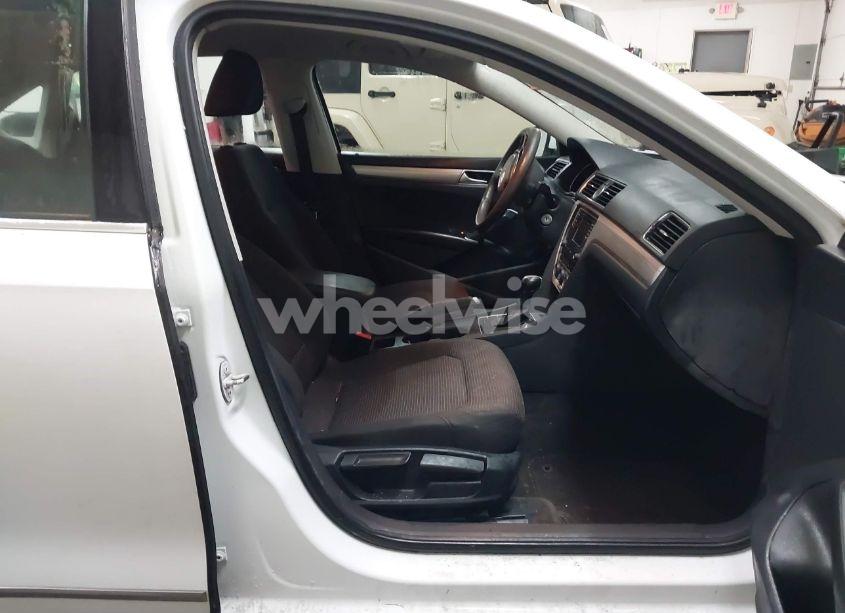 Photo 5 of 2016 Volkswagen Passat 1.8T S (VIN 1VWAT7A36GC005271)