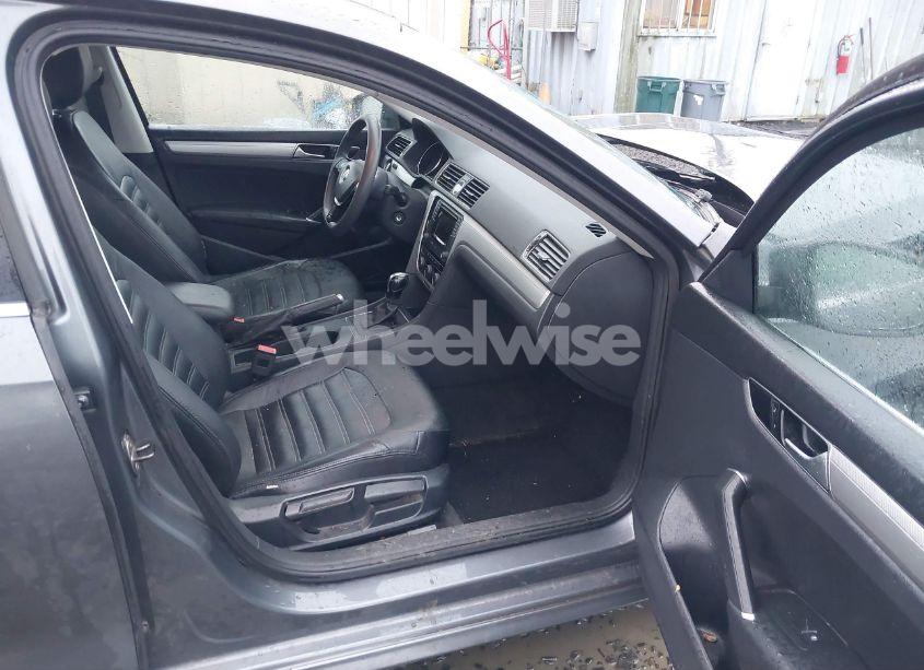 Photo 5 of 2016 Volkswagen Passat 1.8T S (VIN 1VWAT7A36GC040697)