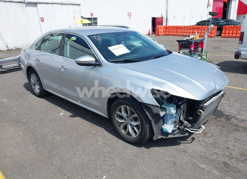 2017 Volkswagen Passat 1.8T S (VIN 1VWAT7A36HC020712) main photo