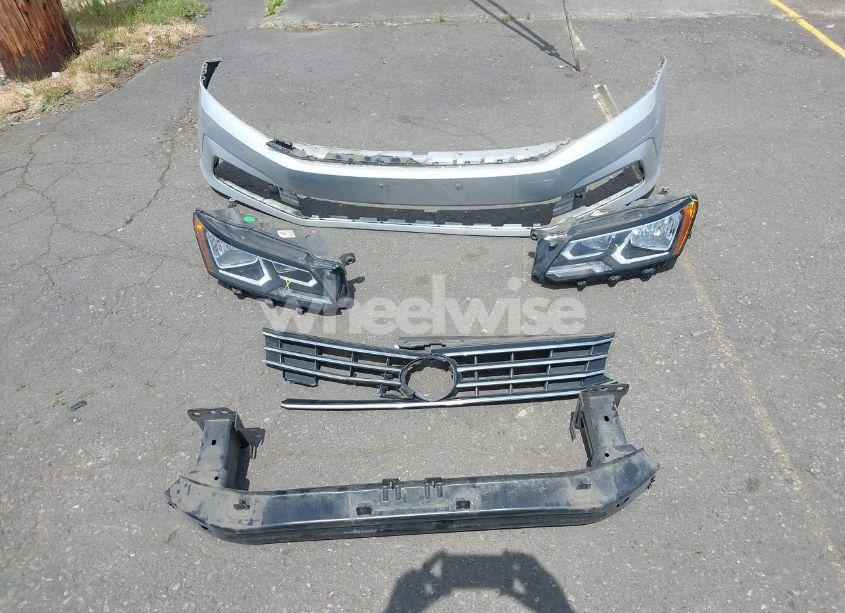 Photo 12 of 2017 Volkswagen Passat 1.8T S (VIN 1VWAT7A36HC020712)