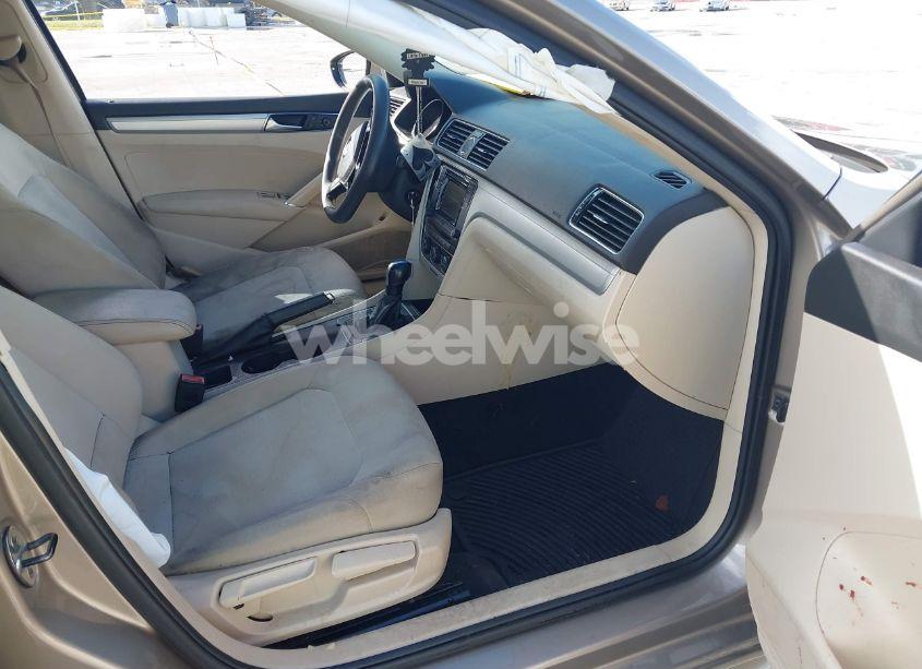 Photo 5 of 2017 Volkswagen Passat 1.8T S (VIN 1VWAT7A36HC054763)