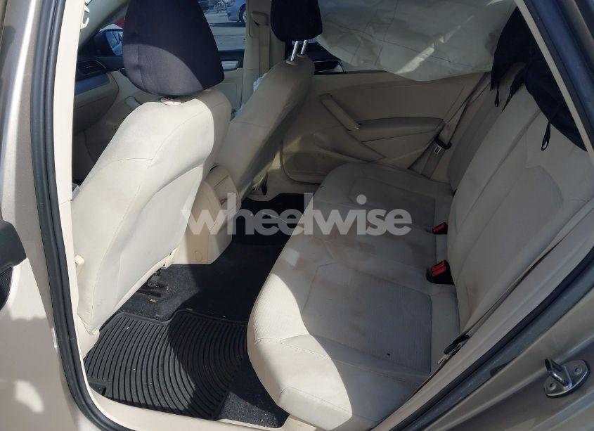 Photo 8 of 2017 Volkswagen Passat 1.8T S (VIN 1VWAT7A36HC054763)