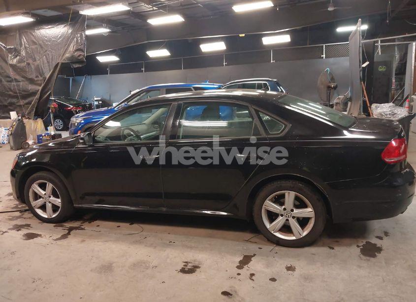 Photo 14 of 2014 Volkswagen Passat 1.8T S (VIN 1VWAT7A37EC032878)