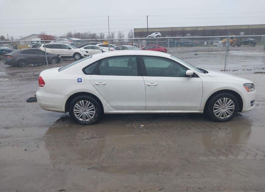 Photo 13 of 2014 Volkswagen Passat 1.8T S (VIN 1VWAT7A37EC043329)