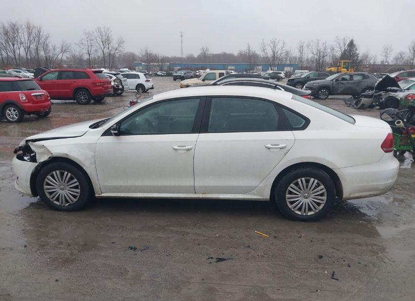 Photo 14 of 2014 Volkswagen Passat 1.8T S (VIN 1VWAT7A37EC043329)
