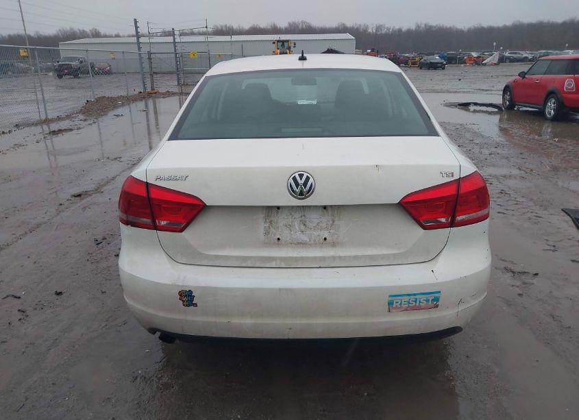 Photo 16 of 2014 Volkswagen Passat 1.8T S (VIN 1VWAT7A37EC043329)