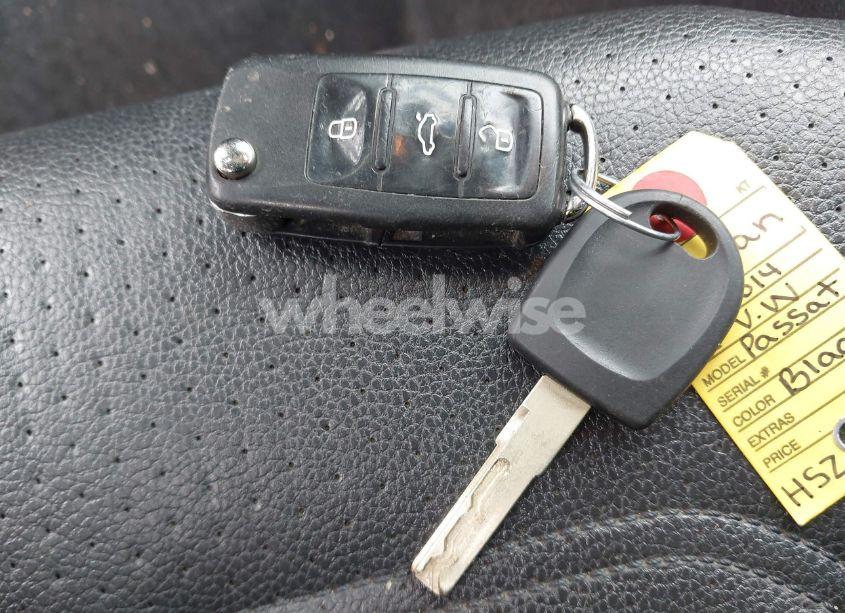 Photo 11 of 2014 Volkswagen Passat 1.8T WOLFSBURG EDITION (VIN 1VWAT7A37EC068537)