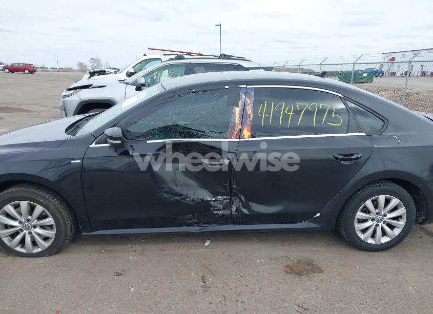 Photo 14 of 2014 Volkswagen Passat 1.8T WOLFSBURG EDITION (VIN 1VWAT7A37EC068537)