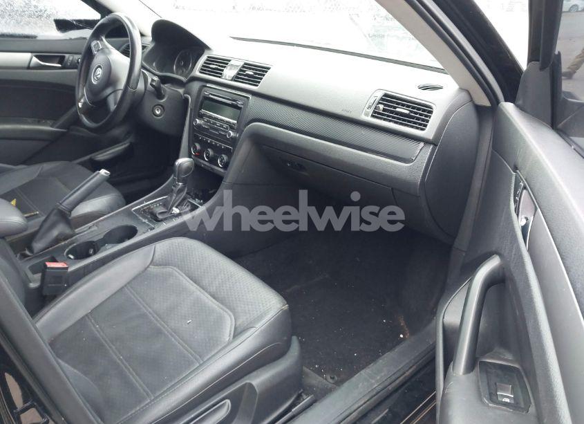 Photo 5 of 2014 Volkswagen Passat 1.8T WOLFSBURG EDITION (VIN 1VWAT7A37EC068537)