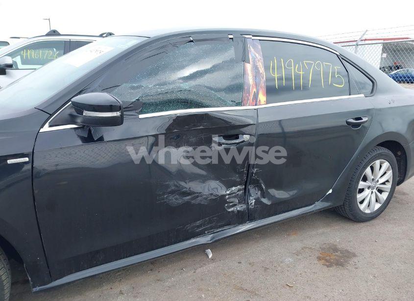 Photo 6 of 2014 Volkswagen Passat 1.8T WOLFSBURG EDITION (VIN 1VWAT7A37EC068537)