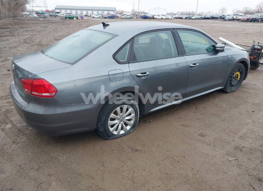 Photo 4 of 2014 Volkswagen Passat 1.8T WOLFSBURG EDITION (VIN 1VWAT7A37EC100581)