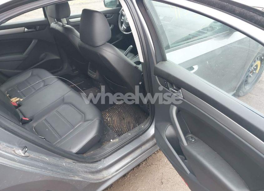 Photo 8 of 2014 Volkswagen Passat 1.8T WOLFSBURG EDITION (VIN 1VWAT7A37EC100581)