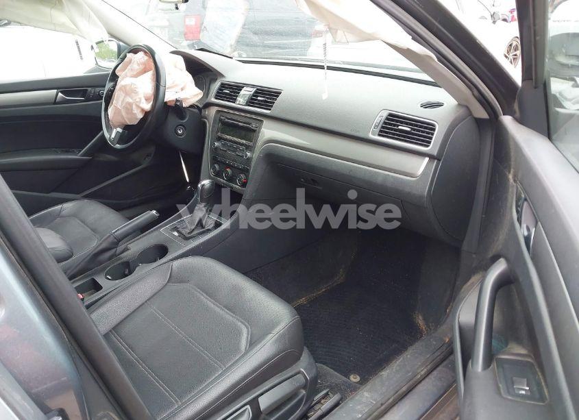 Photo 5 of 2014 Volkswagen Passat 1.8T WOLFSBURG EDITION (VIN 1VWAT7A37EC102282)