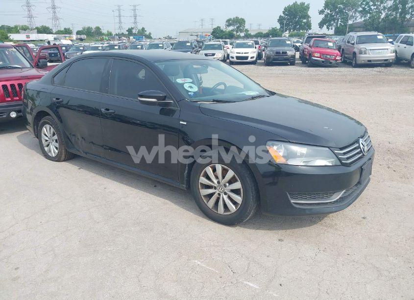 2015 Volkswagen Passat 1.8T WOLFSBURG EDITION (VIN 1VWAT7A37FC004161) main photo