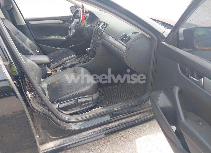 Photo 5 of 2015 Volkswagen Passat 1.8T WOLFSBURG EDITION (VIN 1VWAT7A37FC004161)