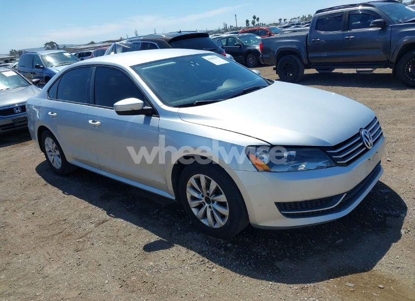 2015 Volkswagen Passat 1.8T WOLFSBURG EDITION (VIN 1VWAT7A37FC045499) main photo