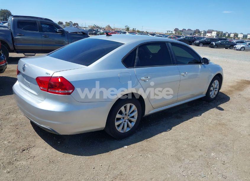 Photo 4 of 2015 Volkswagen Passat 1.8T WOLFSBURG EDITION (VIN 1VWAT7A37FC045499)