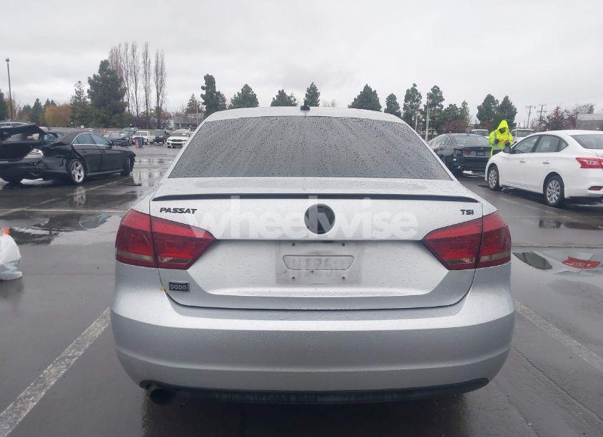 Photo 16 of 2015 Volkswagen Passat 1.8T LIMITED EDITION (VIN 1VWAT7A37FC088966)