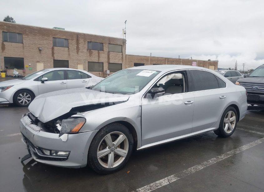 Photo 2 of 2015 Volkswagen Passat 1.8T LIMITED EDITION (VIN 1VWAT7A37FC088966)