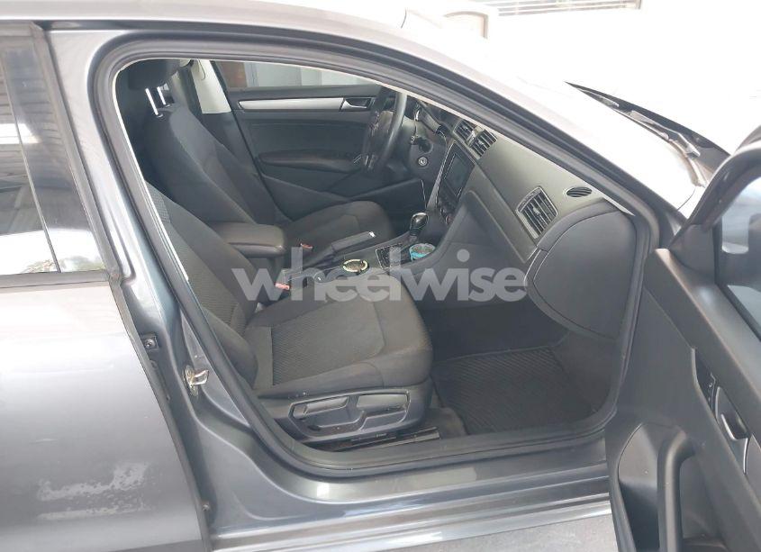Photo 5 of 2015 Volkswagen Passat 1.8T S (VIN 1VWAT7A37FC091544)