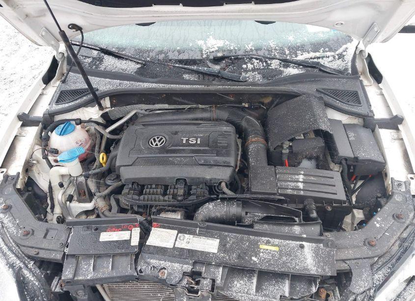 Photo 10 of 2015 Volkswagen Passat 1.8T S (VIN 1VWAT7A37FC099028)