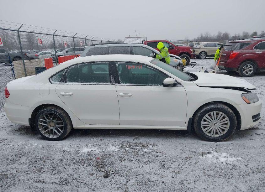 Photo 14 of 2015 Volkswagen Passat 1.8T S (VIN 1VWAT7A37FC099028)