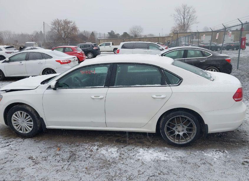 Photo 15 of 2015 Volkswagen Passat 1.8T S (VIN 1VWAT7A37FC099028)