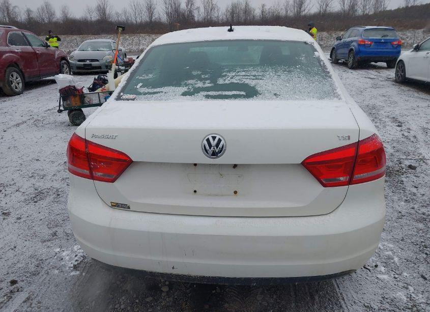 Photo 17 of 2015 Volkswagen Passat 1.8T S (VIN 1VWAT7A37FC099028)