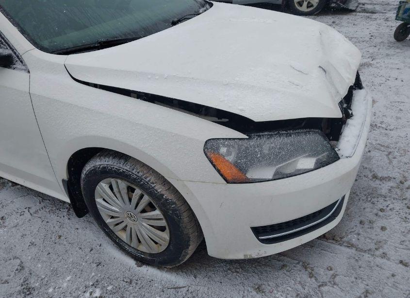 Photo 19 of 2015 Volkswagen Passat 1.8T S (VIN 1VWAT7A37FC099028)