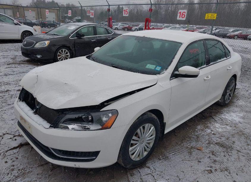 Photo 2 of 2015 Volkswagen Passat 1.8T S (VIN 1VWAT7A37FC099028)