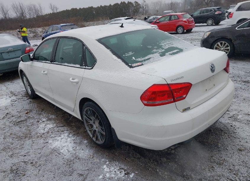 Photo 3 of 2015 Volkswagen Passat 1.8T S (VIN 1VWAT7A37FC099028)