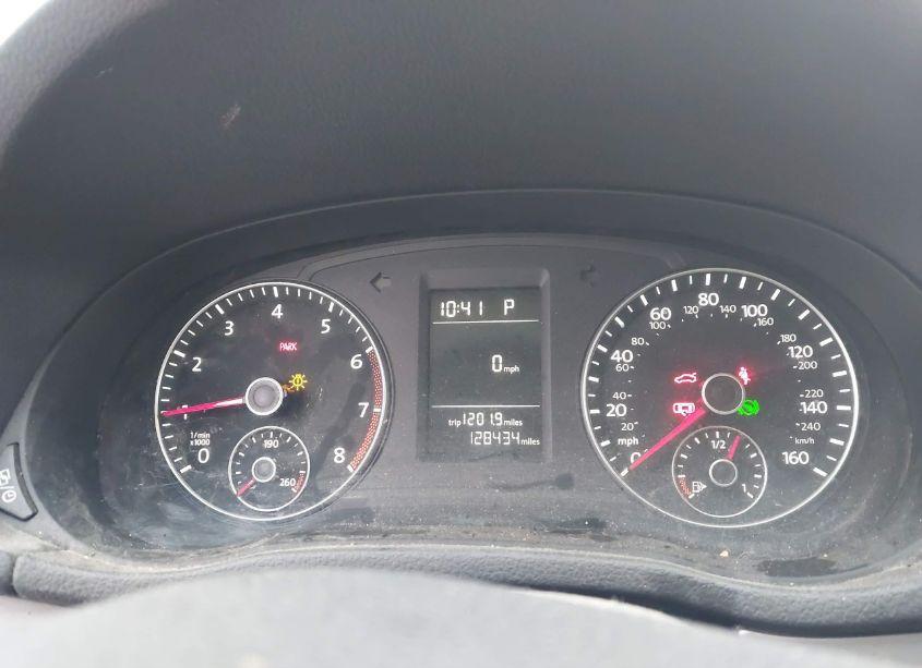 Photo 7 of 2015 Volkswagen Passat 1.8T S (VIN 1VWAT7A37FC099028)