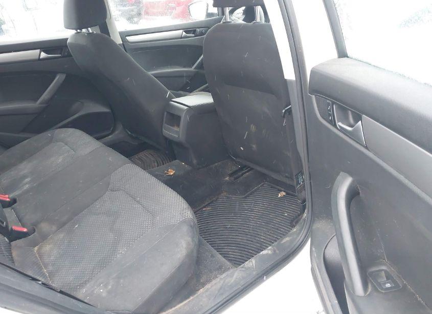 Photo 8 of 2015 Volkswagen Passat 1.8T S (VIN 1VWAT7A37FC099028)