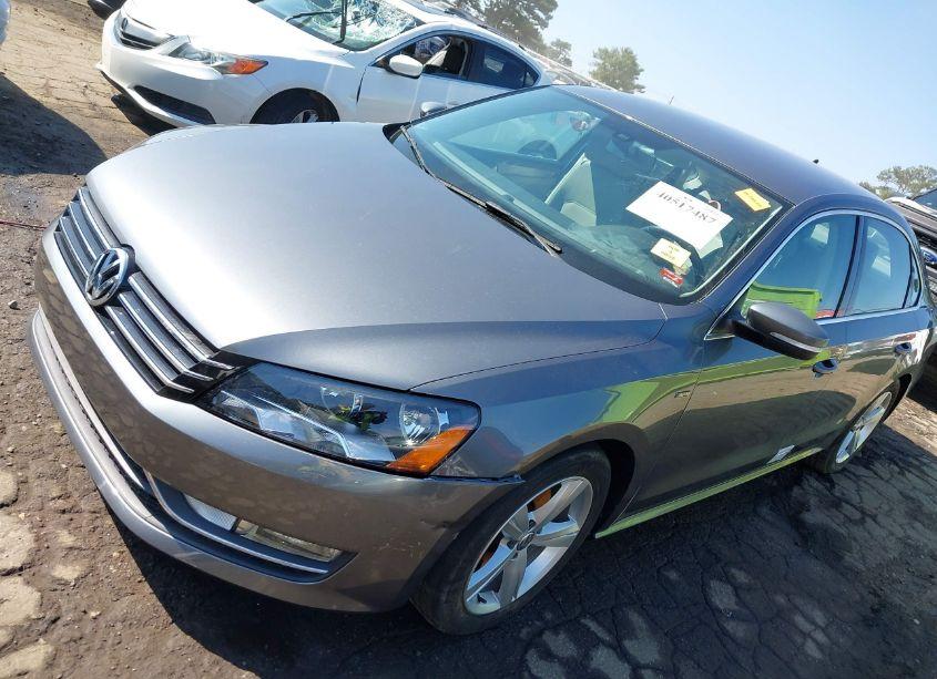 Photo 2 of 2015 Volkswagen Passat 1.8T LIMITED EDITION (VIN 1VWAT7A37FC109802)