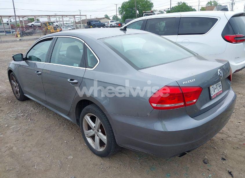 Photo 3 of 2015 Volkswagen Passat 1.8T LIMITED EDITION (VIN 1VWAT7A37FC111159)