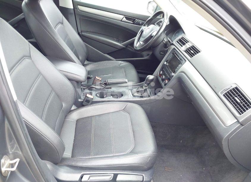 Photo 5 of 2015 Volkswagen Passat 1.8T LIMITED EDITION (VIN 1VWAT7A37FC111159)