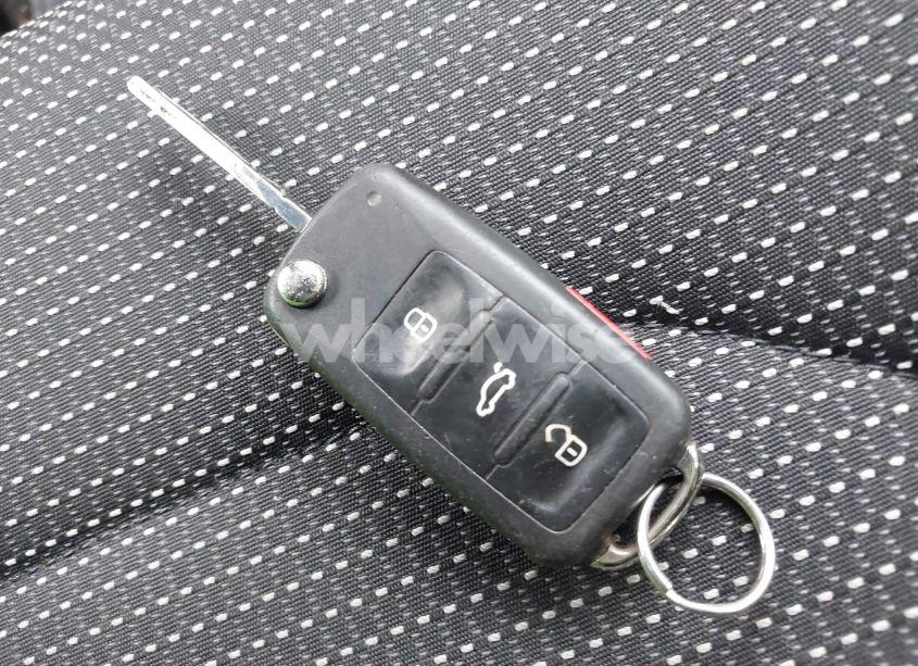 Photo 11 of 2016 Volkswagen Passat 1.8T S (VIN 1VWAT7A37GC013041)