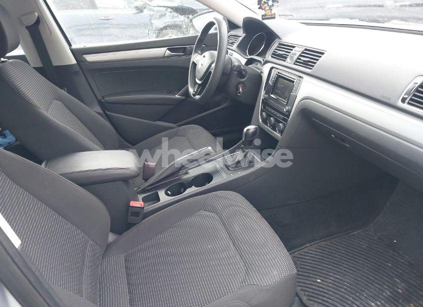 Photo 5 of 2016 Volkswagen Passat 1.8T S (VIN 1VWAT7A37GC013041)