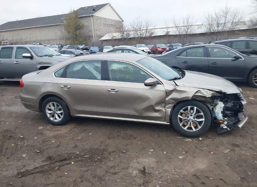 Photo 13 of 2016 Volkswagen Passat 1.8T S (VIN 1VWAT7A37GC022337)